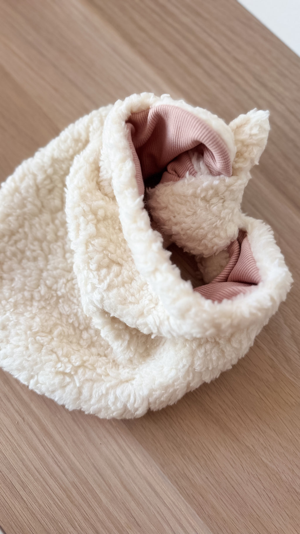 Pudderrosa dobbeltsidig hals i modal og teddy - one size