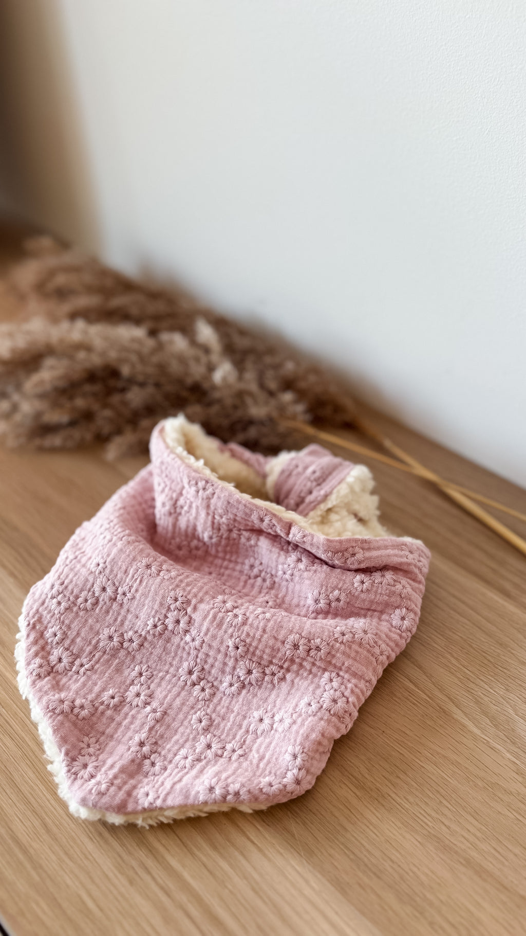Rosa dobbeltsidig hals i musselin og teddy - one size